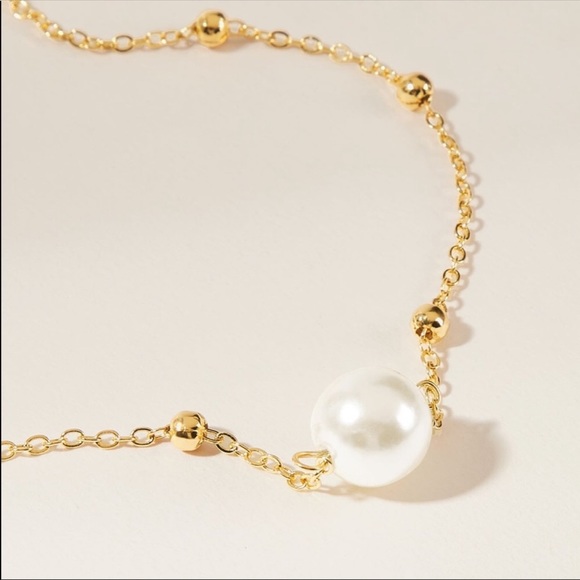 Singular Pearl Necklace - Picture 2 of 3